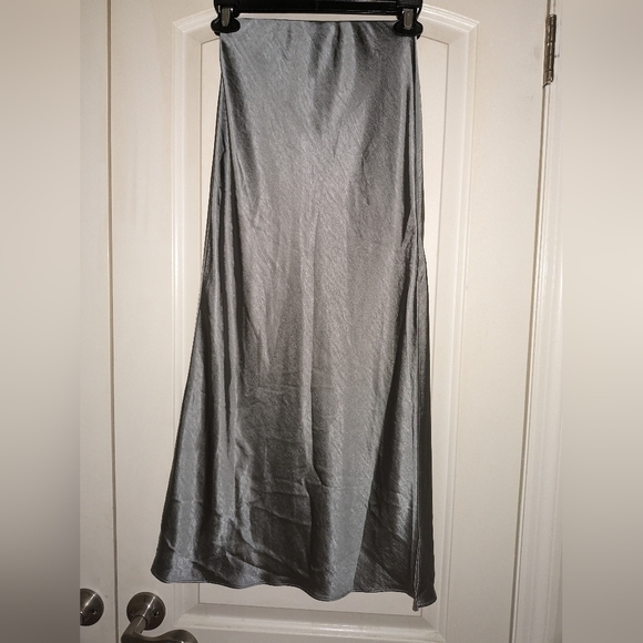 12. NWT L'ACADEMIE TABITHA SKIRT IN SLATE GRAY - Picture 6 of 10